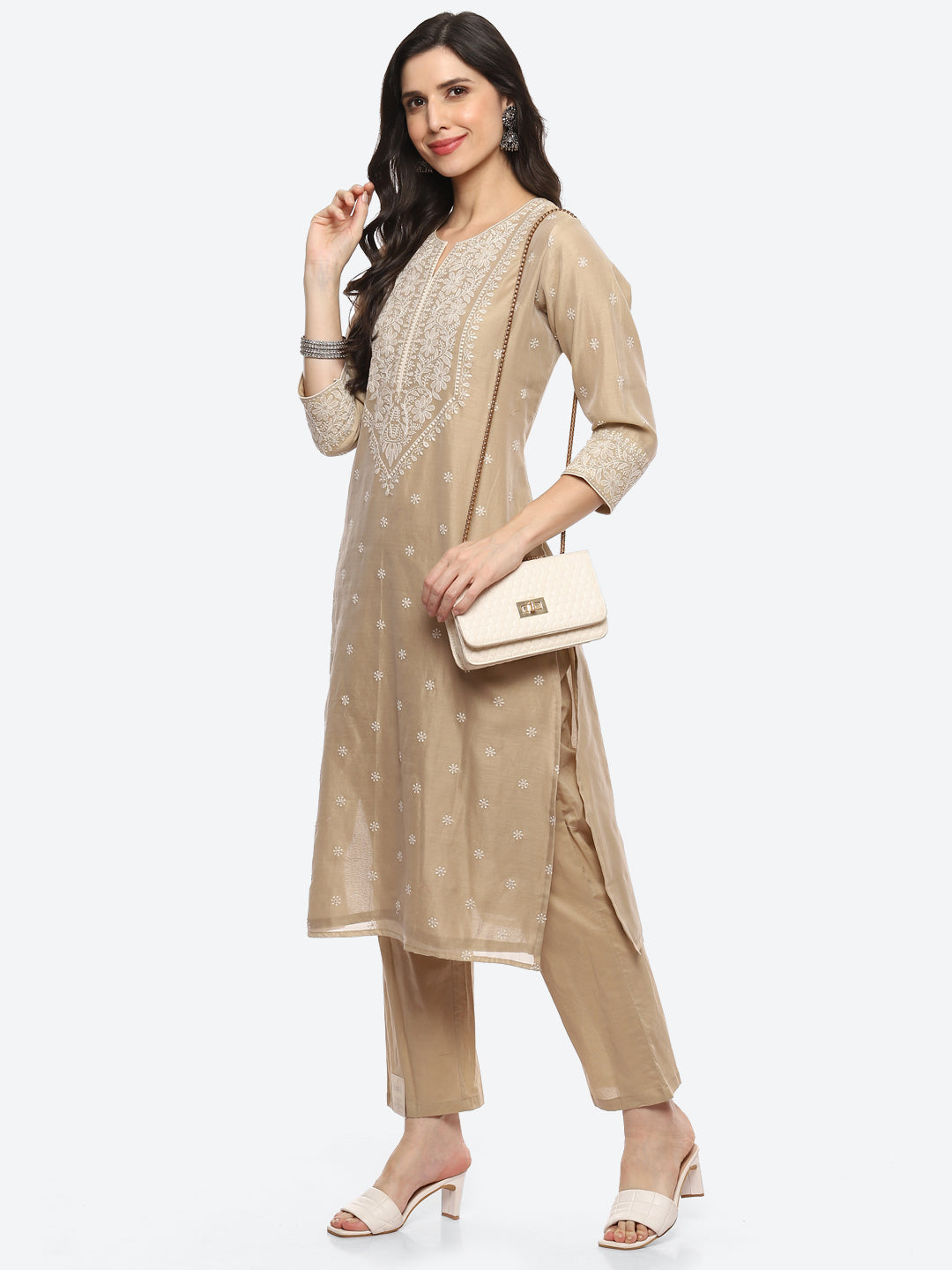 Thread Embroidered Chanderi Kurta With Pant