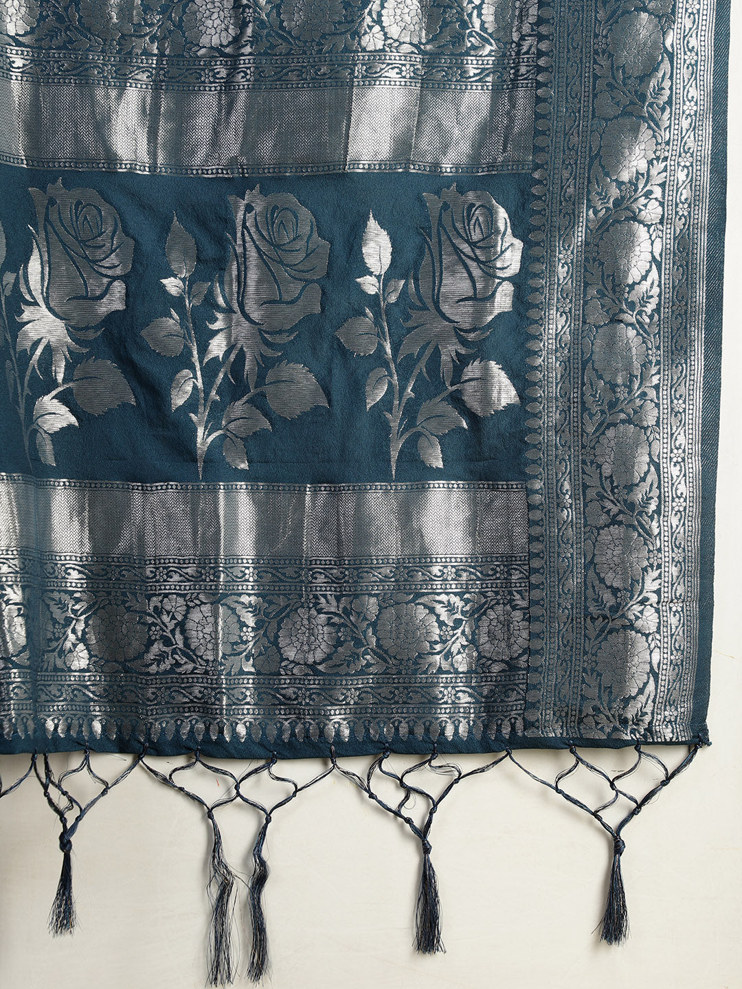 Zaari Jaal Crepe Saree