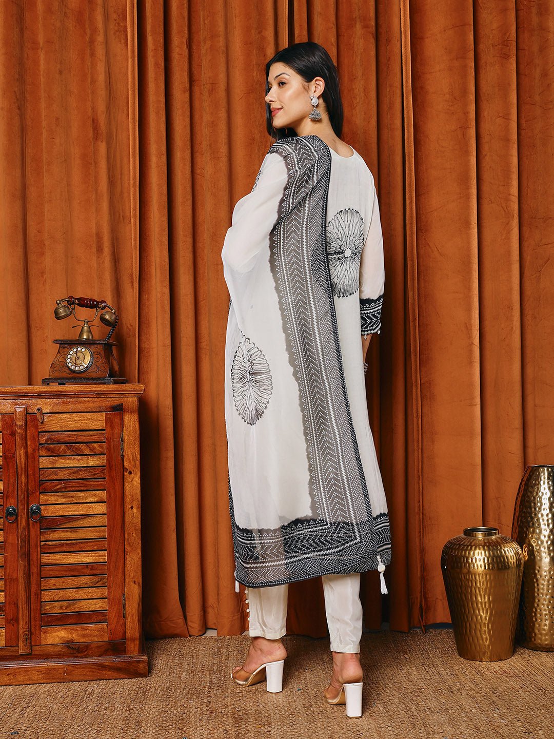 Embroidered Crepe Kurta With Pants &amp; Dupatta
