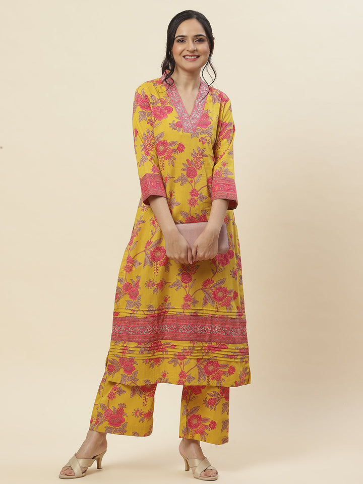 Floral Printed Cotton Kurta With Pants