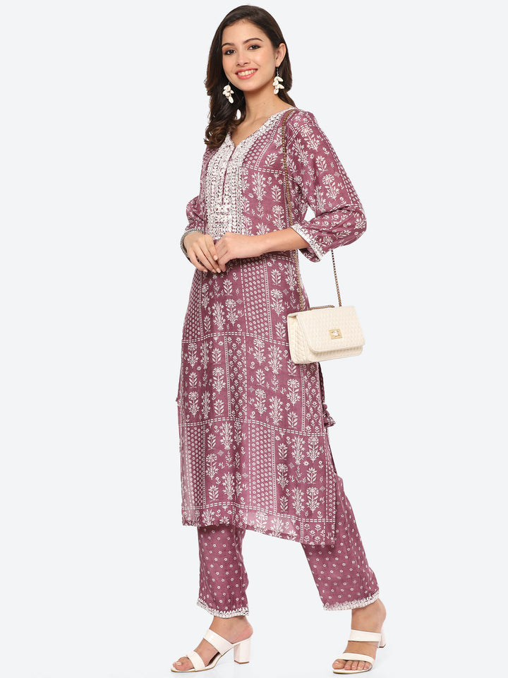 Mirror Neck Embroidered Muslin Kurta With Pant