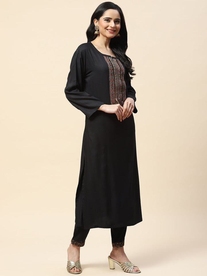 Resham Jaal Woven Pashmina Kurta With Pants &amp; Jacket