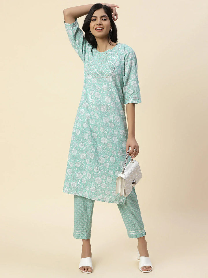 Floral Printed Cotton Kurta With Pants