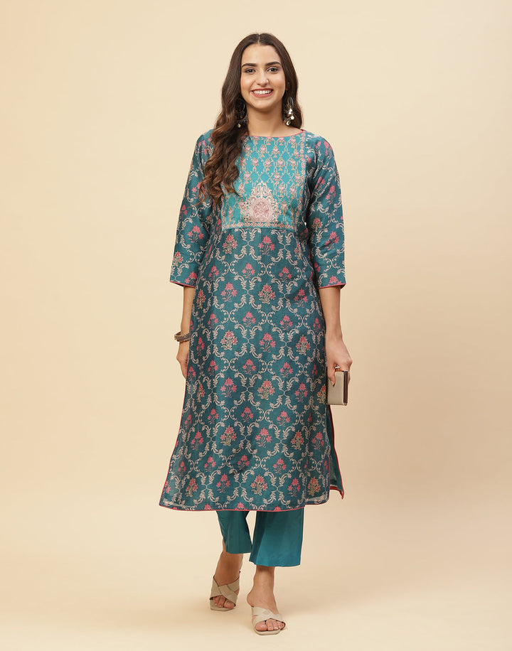 Zari Embroidered Chanderi Kurti With Pant