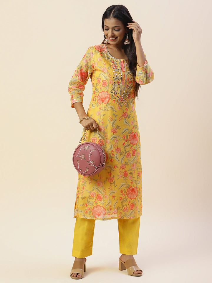 Printed &amp; Yoke Embroidered Chanderi Kurta With Pants
