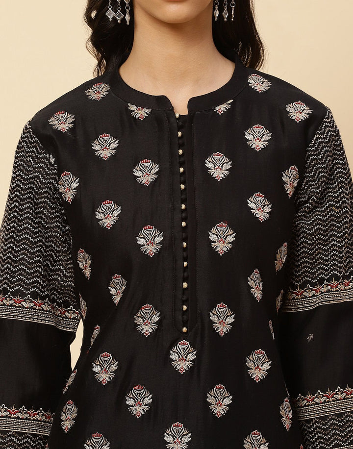 Resham Booti Embroidered Cotton Chanderi Salwar Kameez Stitched Suit With Chanderi Dupatta