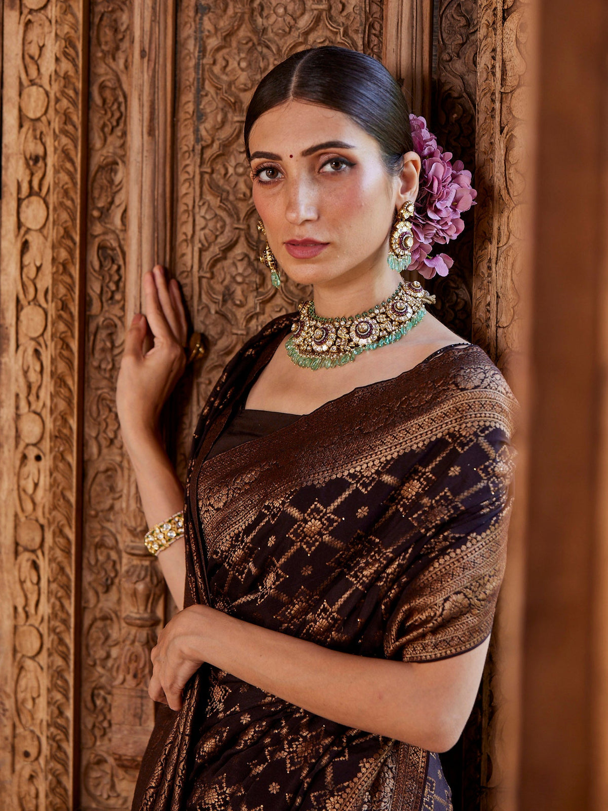 Antique Jaal Crepe Plain Saree