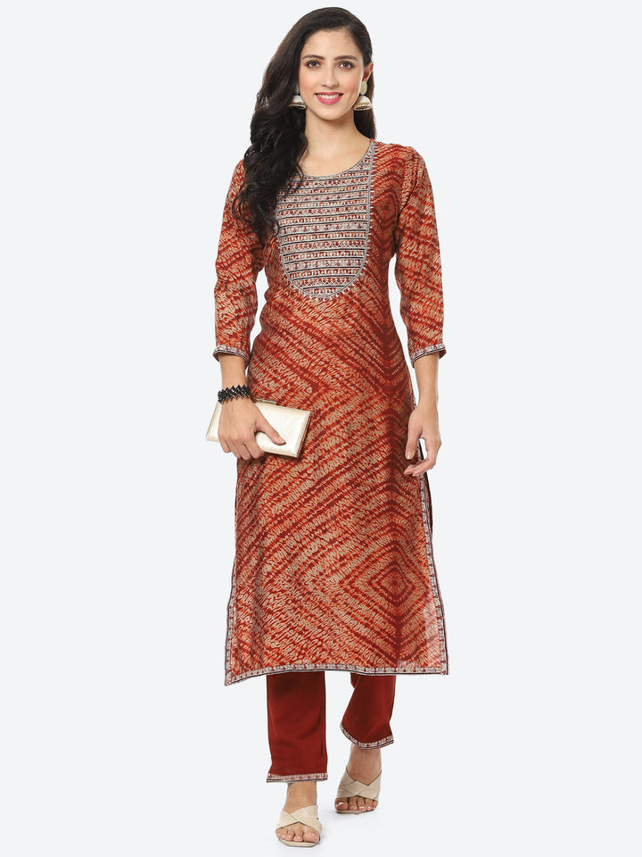 Zari Embroidered Printed Muslin Kurti With Pant