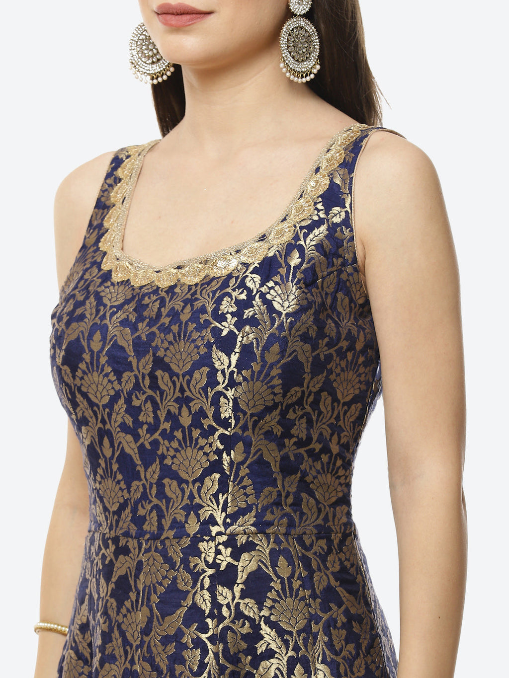 Zari Jaal Banarasi Handloom Stitched Anarkali Kurti With Net Dupatta