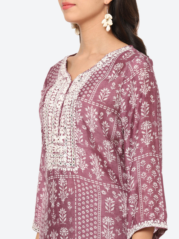Mirror Neck Embroidered Muslin Kurta With Pant