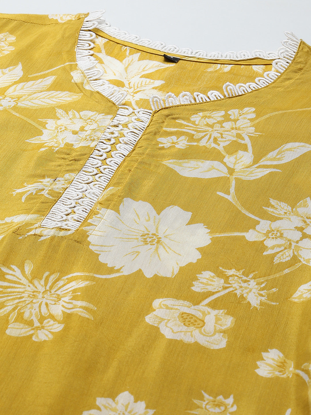 Printed &amp; Embroidered Muslin Kurta With Pants