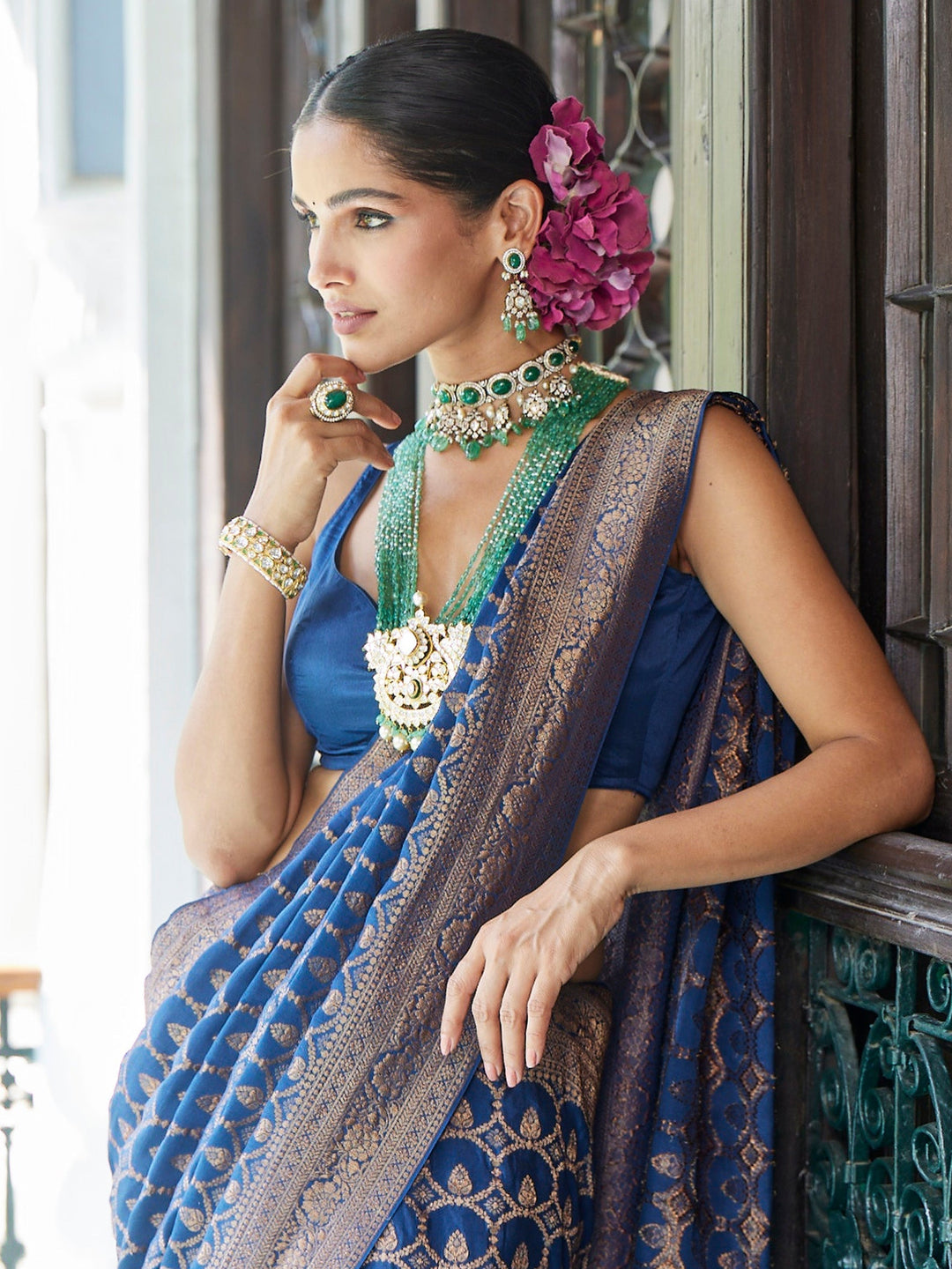 Antique Jaal Crepe Plain Saree