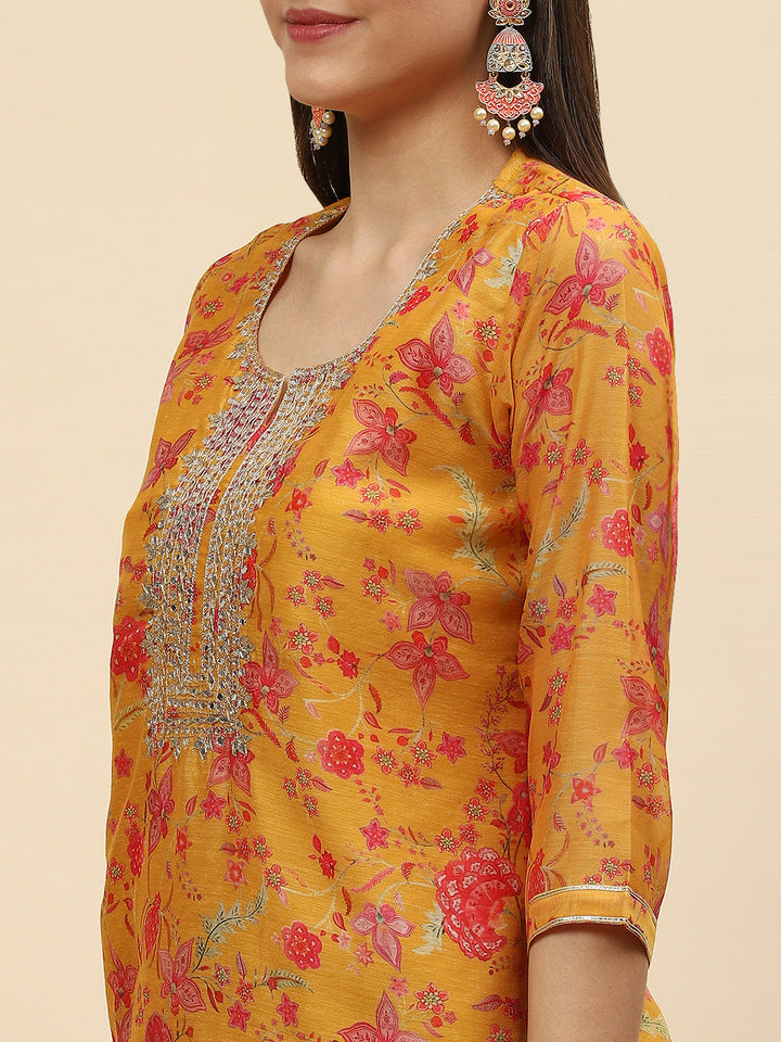 Neck Embroidered &amp; Floral Printed Chanderi Kurta With Pants