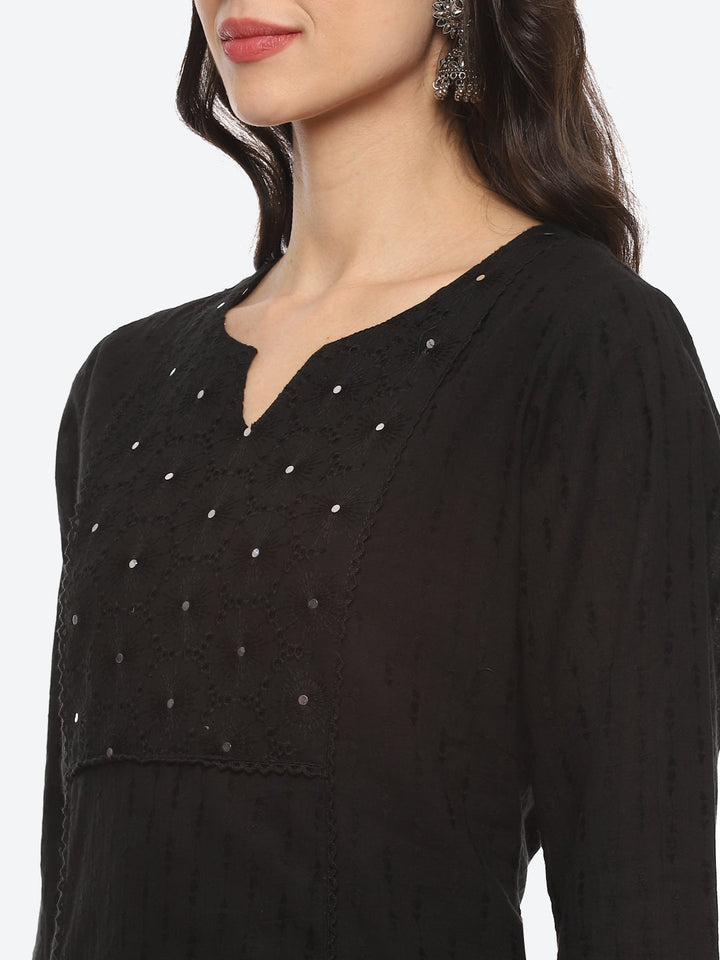 Thread Embroidered Cotton Kurta With Pant