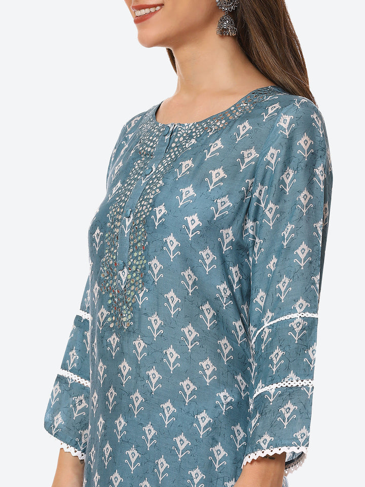 Printed Neck Embroidered Muslin Kurta With Pant