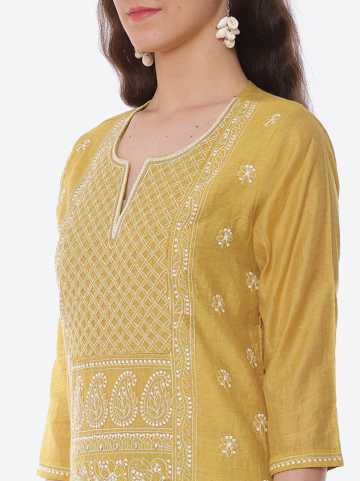 Resham Embroidered Chanderi Kurta With Pant