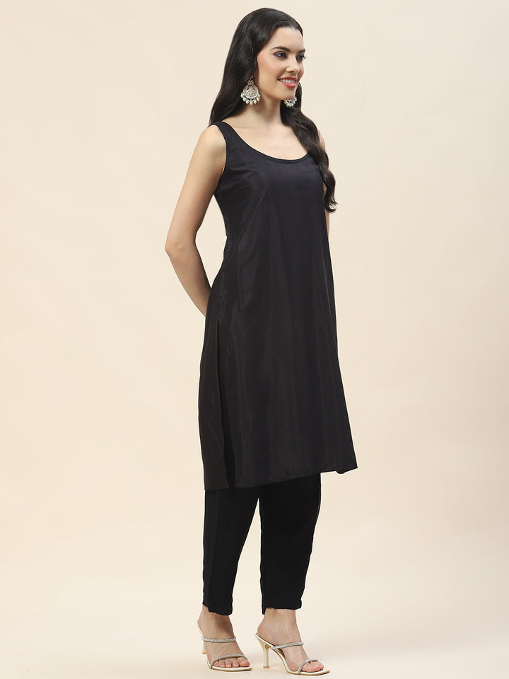 Yoke Embroidery Georgette Kurta With Pants