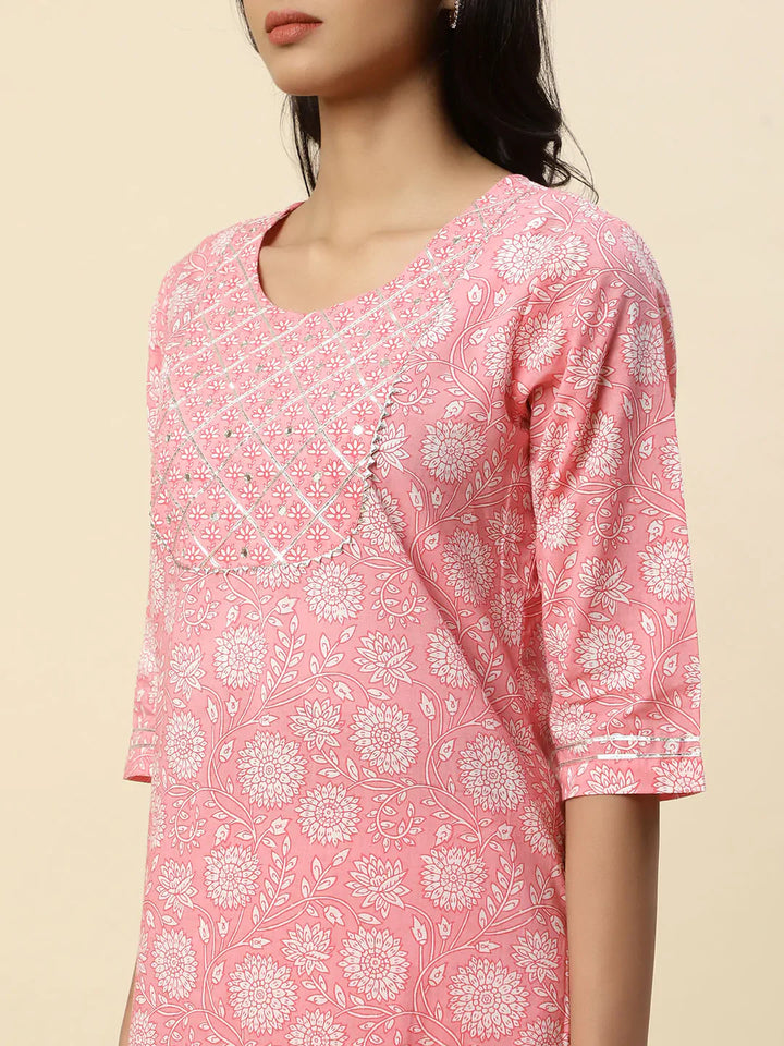 Floral Printed Cotton Kurta With Pants
