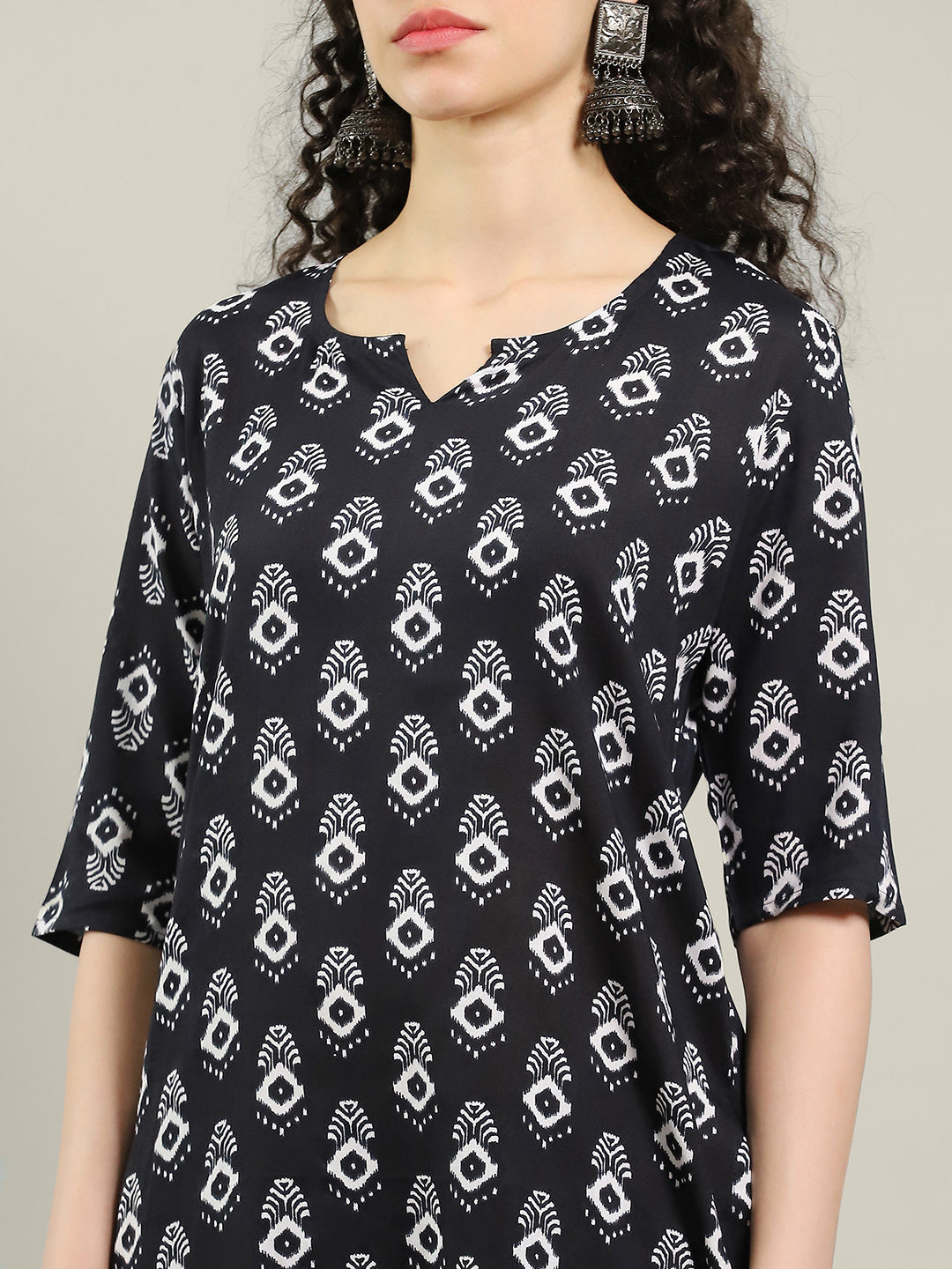Printed Cotton Blend Kurta &amp; Pants