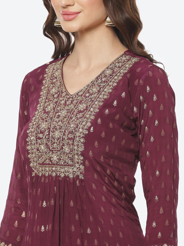 Embroidered Neck Zari Crepe Kurti With Pant