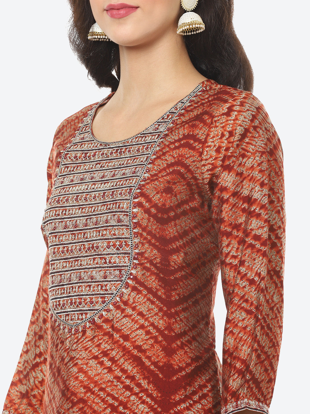 Zari Embroidered Printed Muslin Kurti With Pant