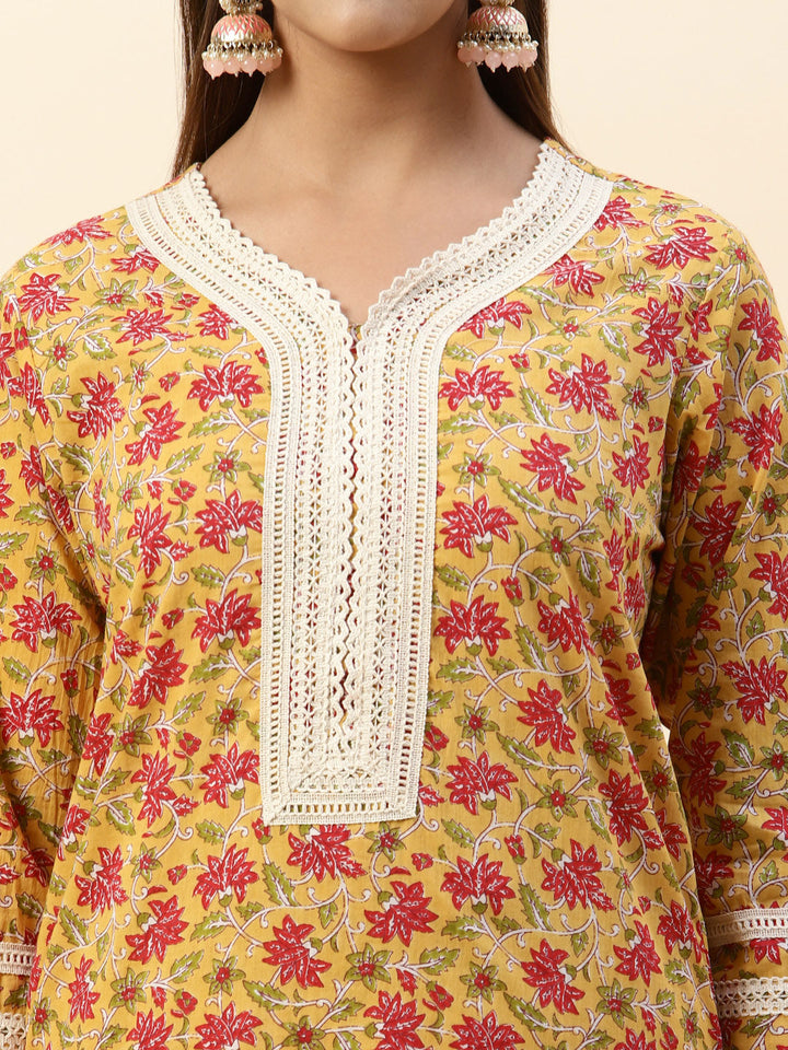 Floral Printed Cotton Kurta With Pants