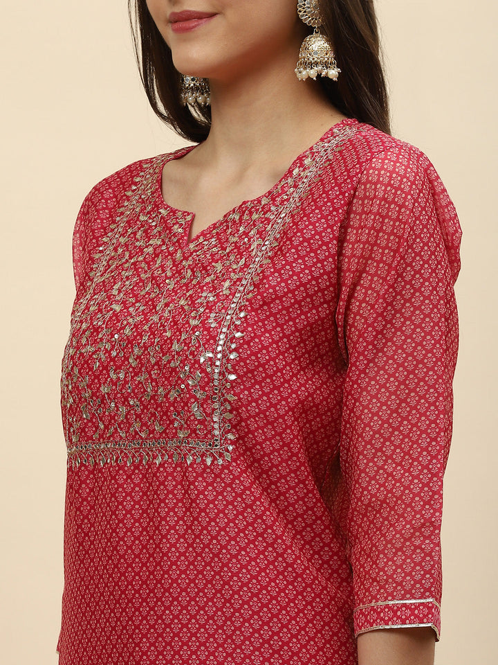 Neck Embroidered &amp; Floral Printed Chanderi Kurta With Pants
