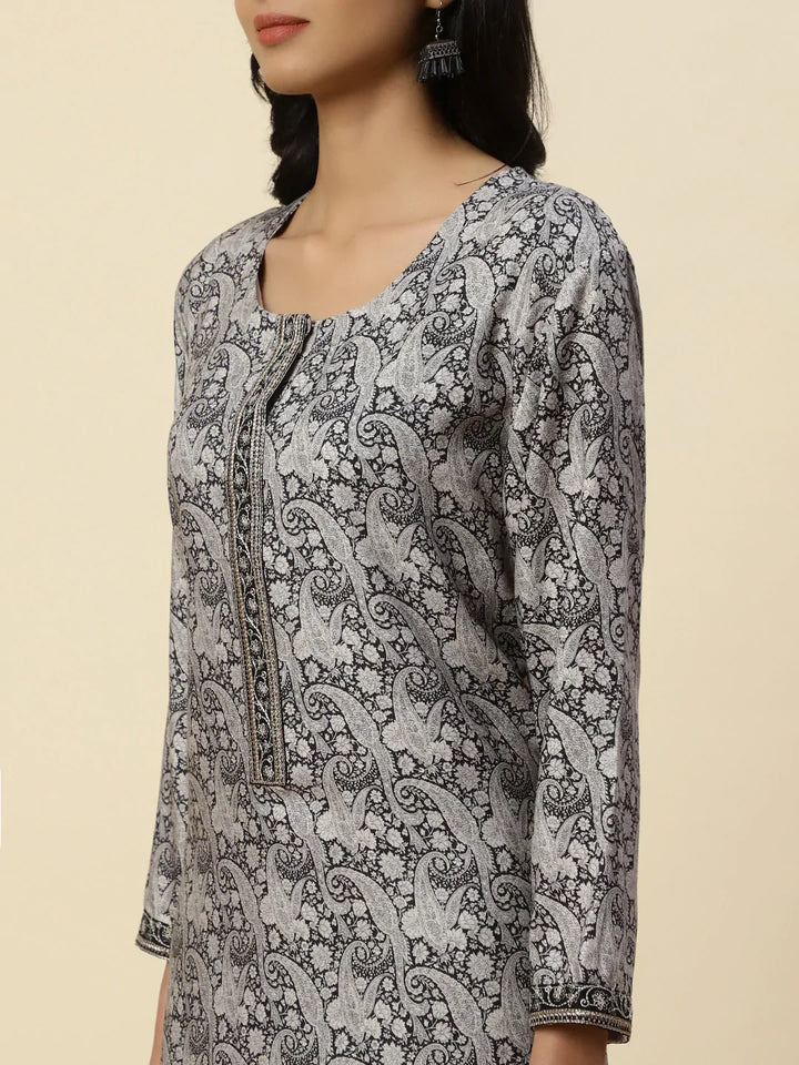 Printed Pashmina Kurta With Pants