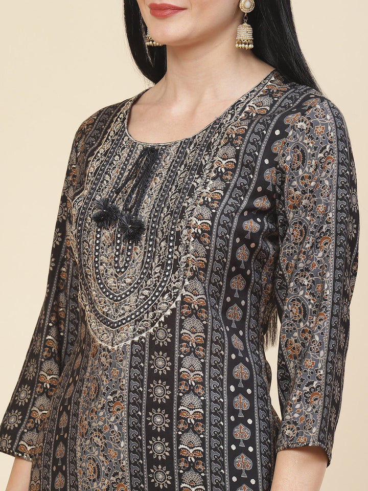 Neck Embroidered &amp; Printed Muslin Kurta With Pants