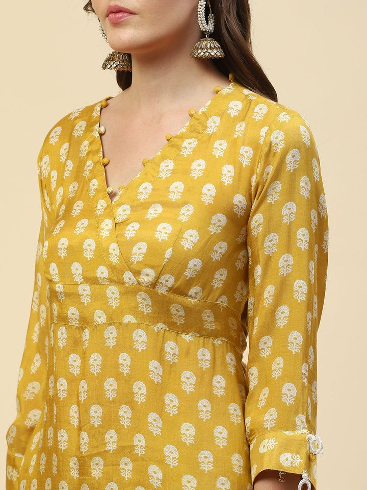 Floral Printed Muslin Kurta With Pants