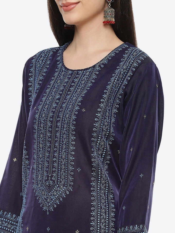 Resham Neck Jaal Chanderi Kurti With Pant