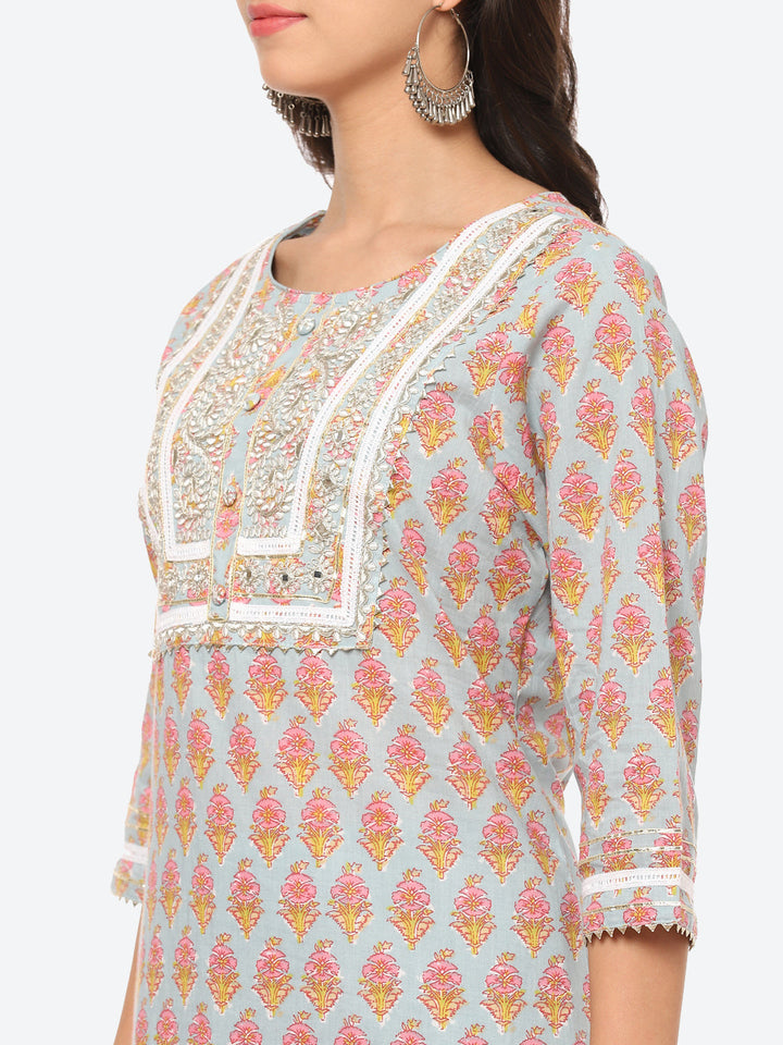 Zari Neck Embroidered Cotton Kurta With Palazzo