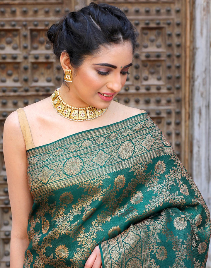 Elegant Crepe Saree With Beautiful Zari Jaal Weaves