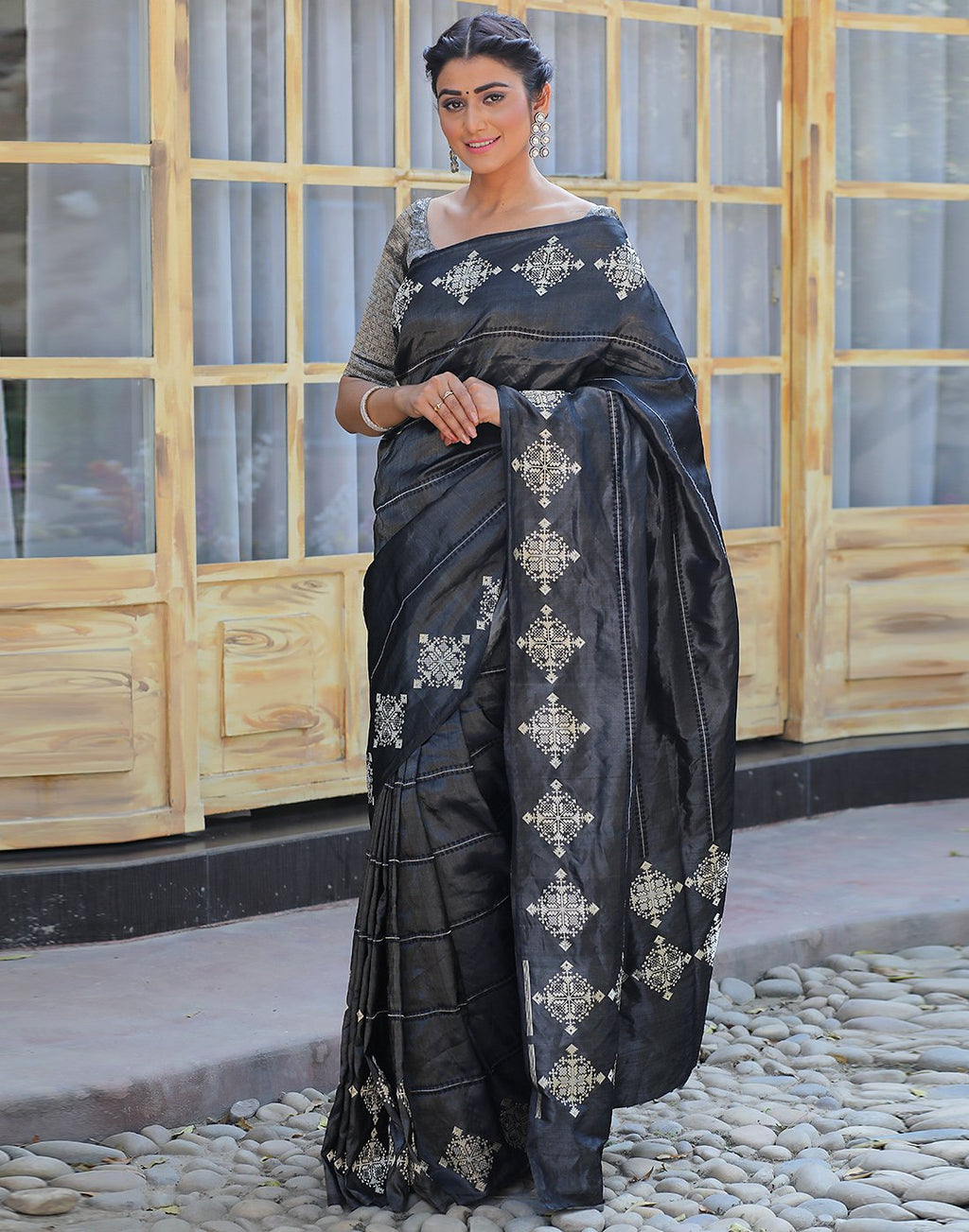Banarasi Woven Tissue Silk Saree With Zari Booti Border