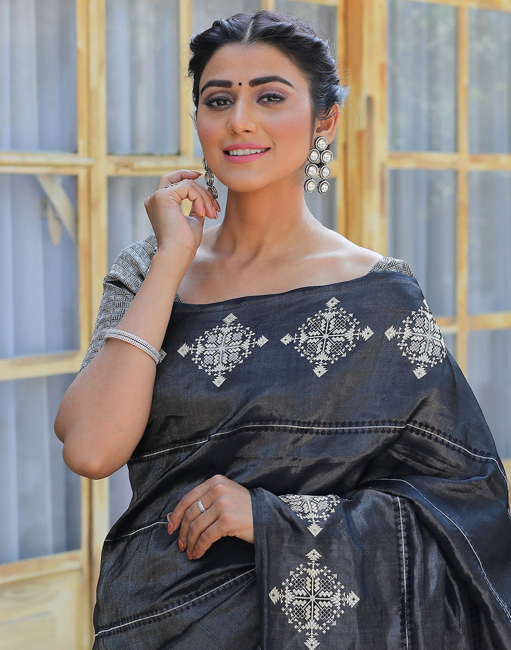 Banarasi Woven Tissue Silk Saree With Zari Booti Border