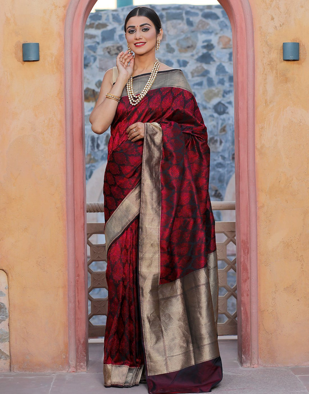 Handloom Banarasi  Saree With Zari Border