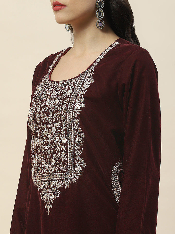 Neck Embroidered Velvet Kurta With Pants