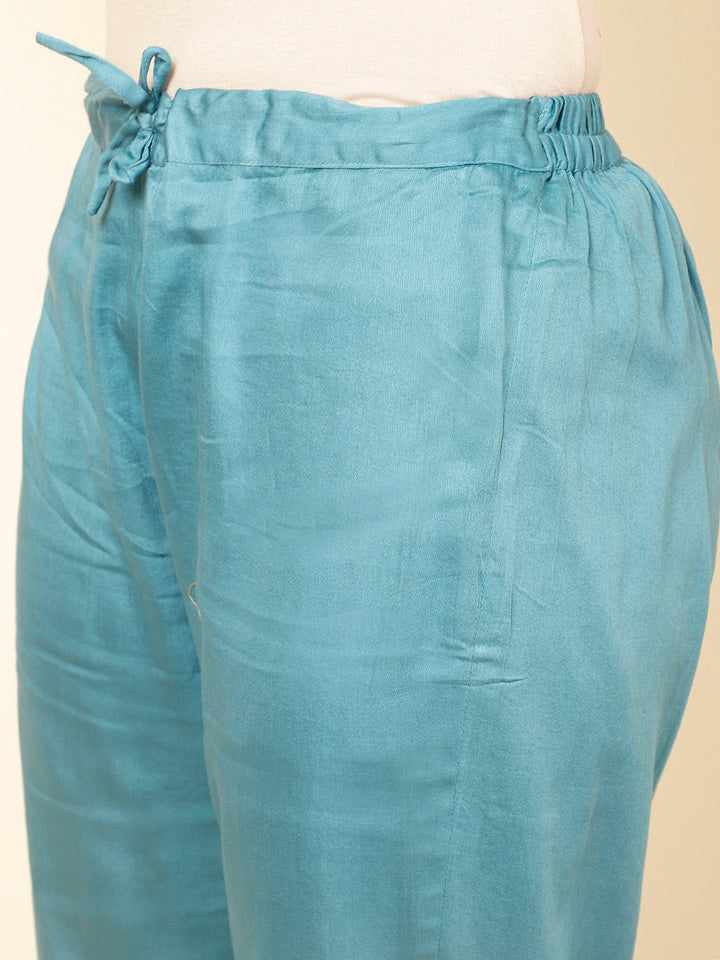 Embroidered Chanderi Kurta With Pants &amp; Dupatta