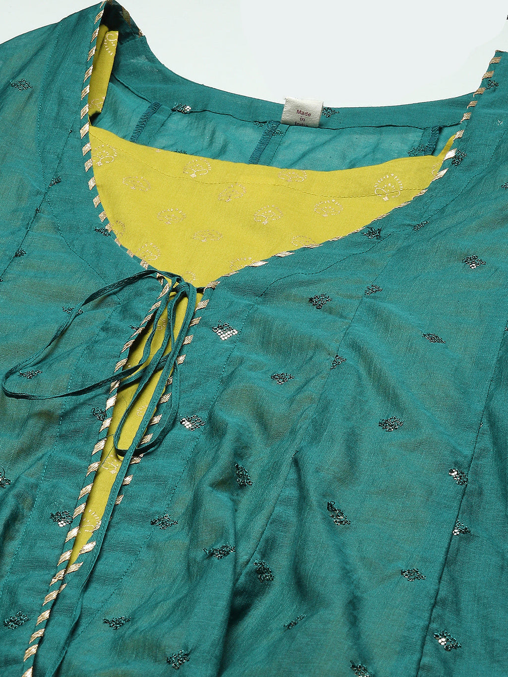 Embroidered Chanderi Kurta With Cape & Pants