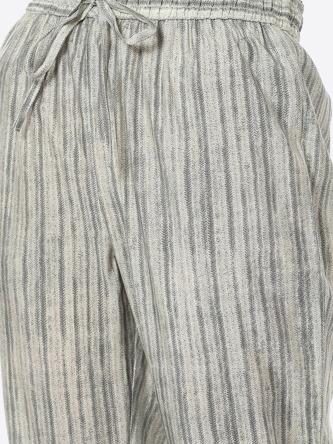 Resham Zari Neck Embroidered Muslin Kurta With Pant