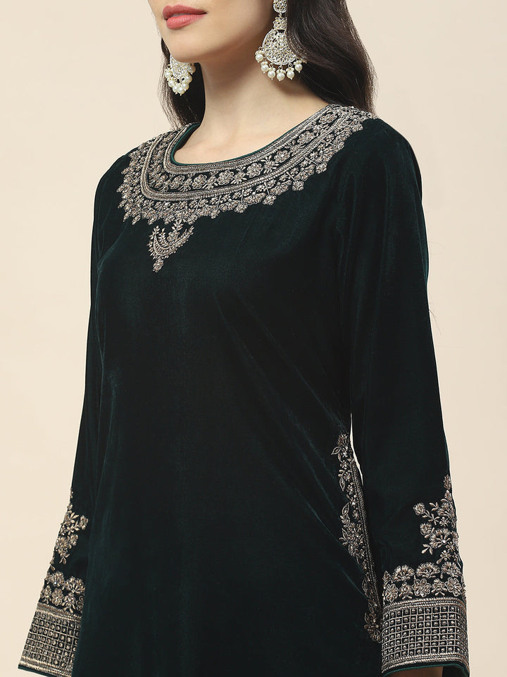 Neck Embroidered Velvet Kurta With Pants