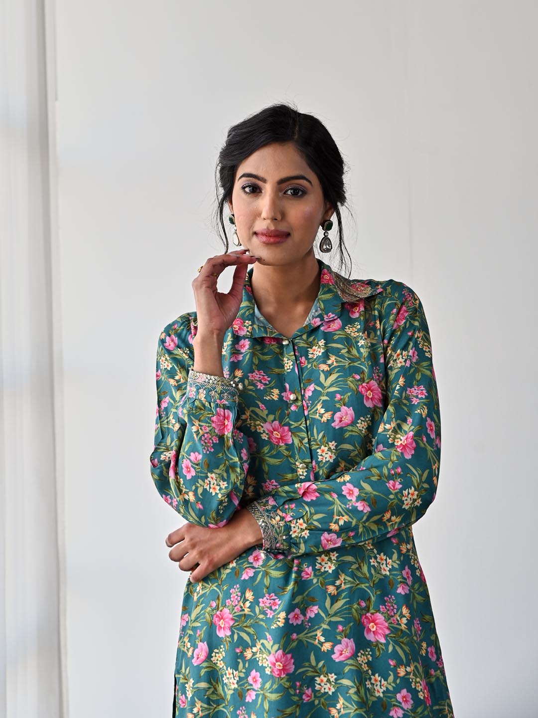 Floral Printed Collar Neck Muslin Kurta With Pants