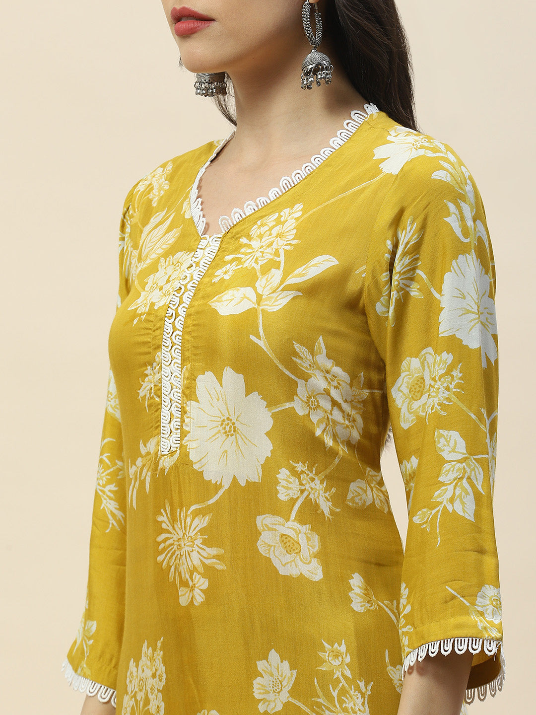 Printed &amp; Embroidered Muslin Kurta With Pants