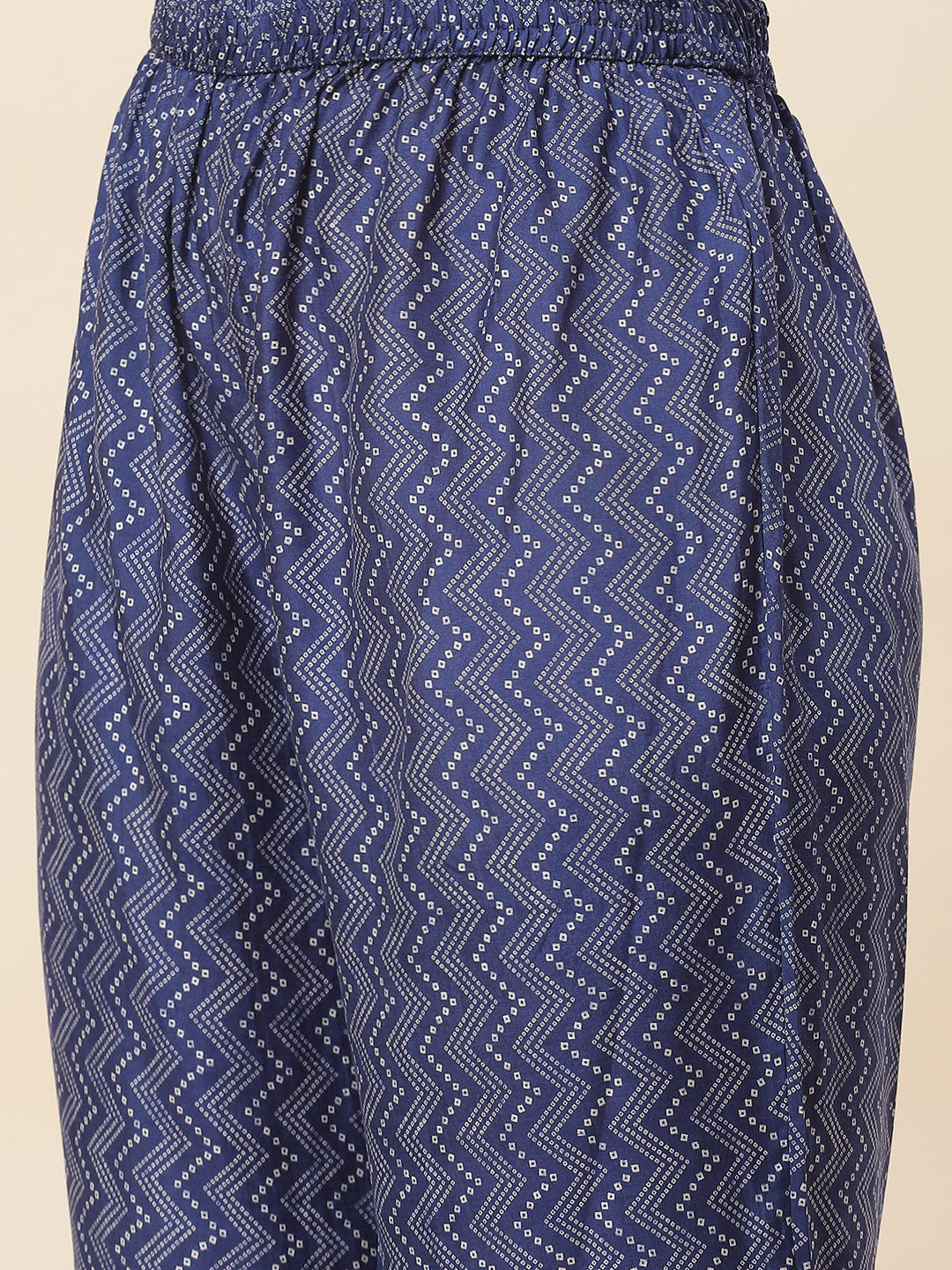 Printed &amp; Neck Embroidered Muslin Kurta With Pants