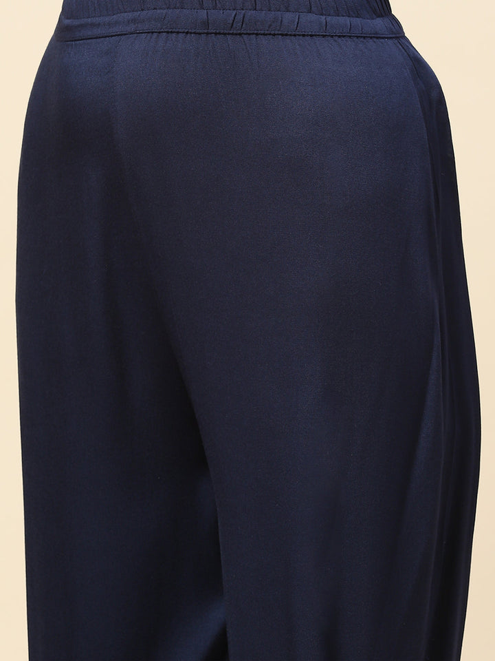 Resham Jaal Woven Pashmina Kurta With Pants &amp; Jacket