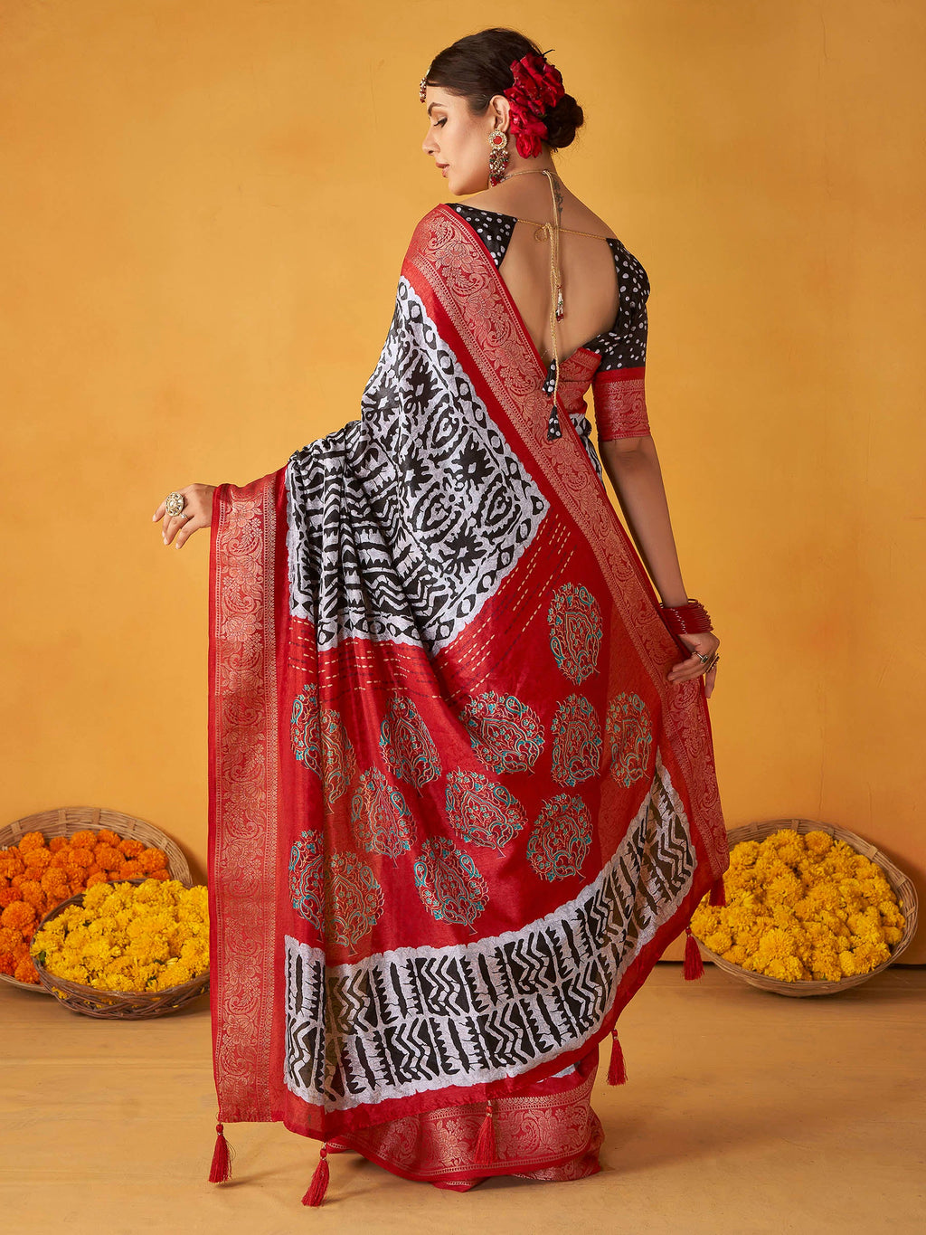 White-Black Art Silk Printed Saree