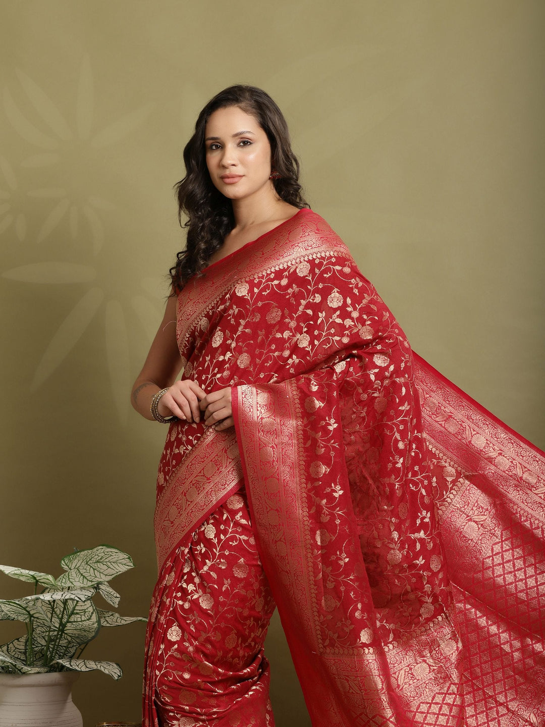 Plain Crepe Saree