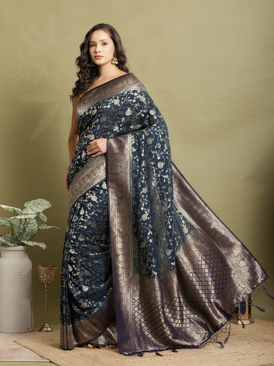 Plain Crepe Saree