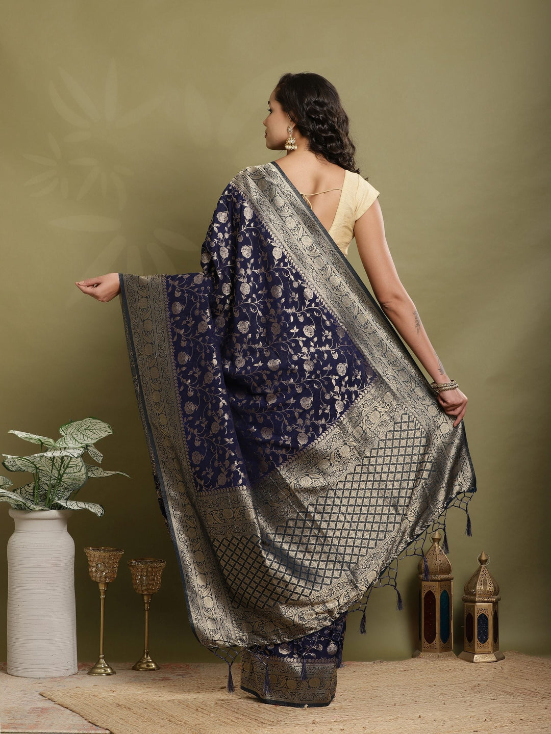 Plain Crepe Saree