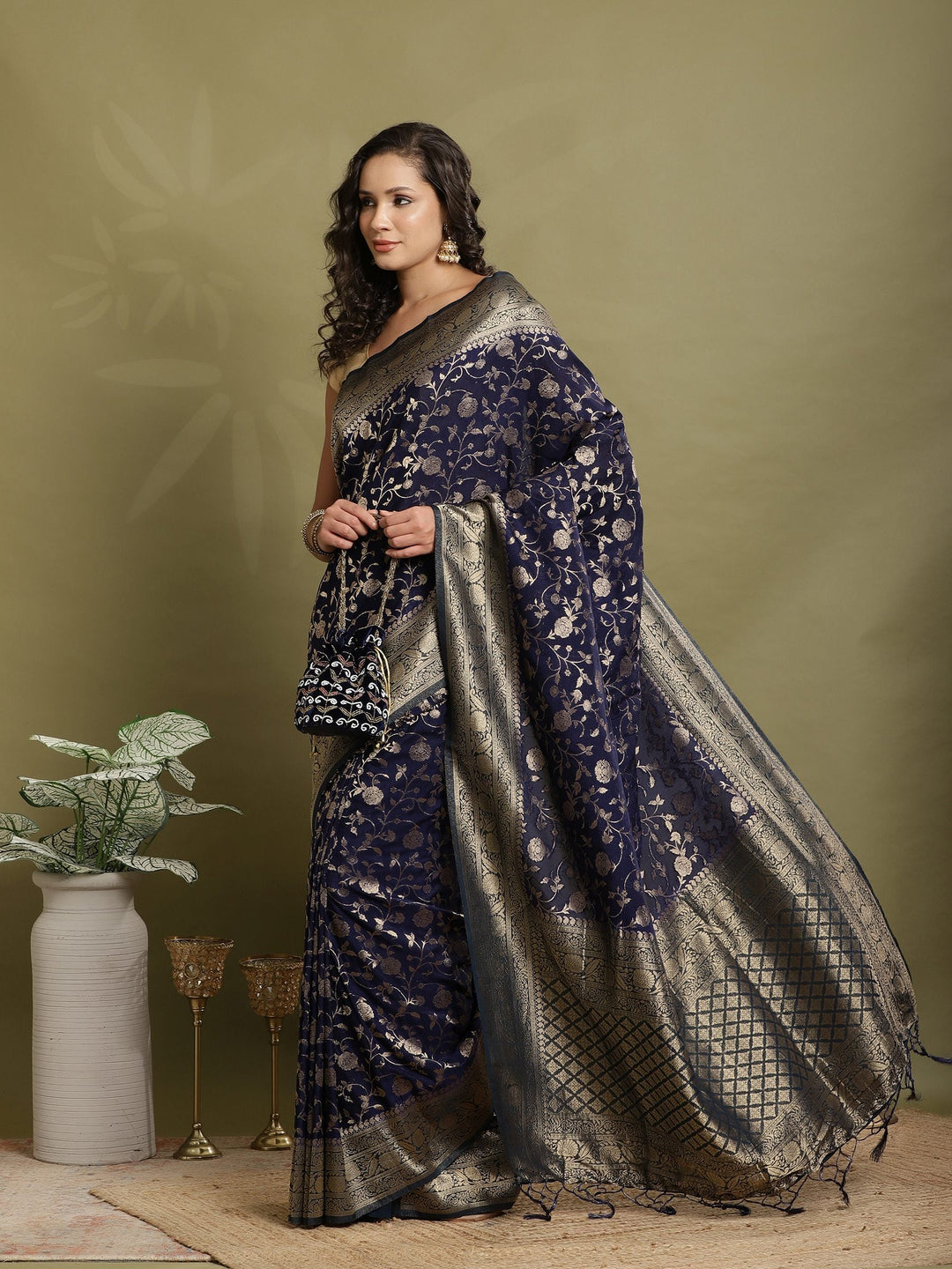 Plain Crepe Saree